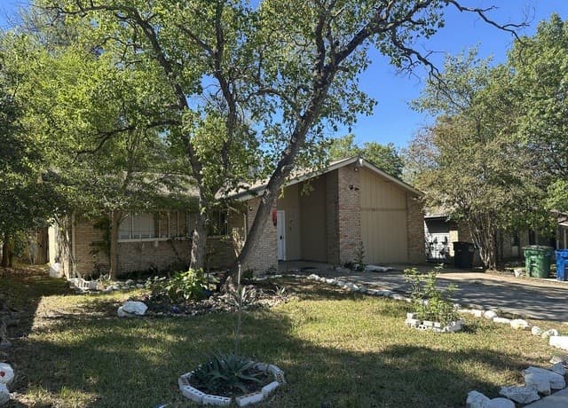 rental at 11946  Alamo Blanco St in San Antonio, TX — photo 4