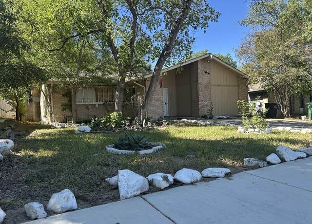 rental at 11946  Alamo Blanco St in San Antonio, TX — photo 5