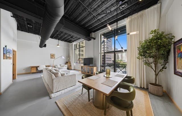 rental at 214 E Travis Unit 303 in San Antonio, TX — photo 1