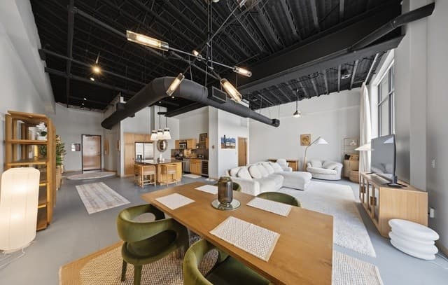 rental at 214 E Travis Unit 303 in San Antonio, TX — photo 2