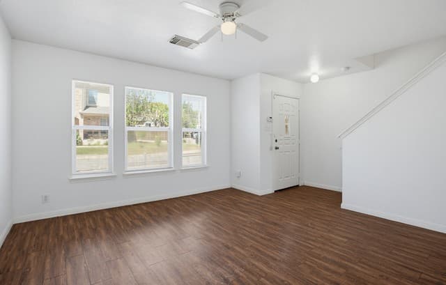 rental at 5  Stager Hills in San Antonio, TX — photo 3