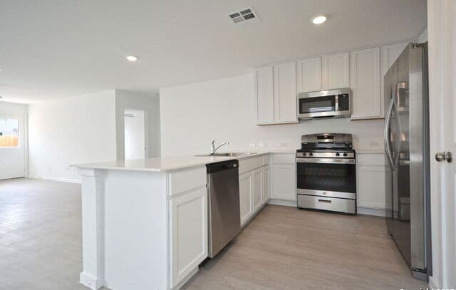 rental at 11559  Field Briar in Converse, TX — photo 4