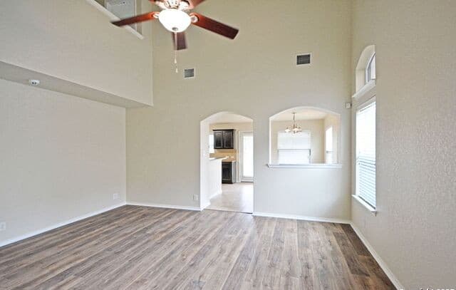 rental at 2121  Sinclair Dr in New Braunfels, TX — photo 4