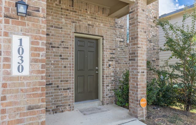 rental at 1030  Andean Emerald in San Antonio, TX — photo 3