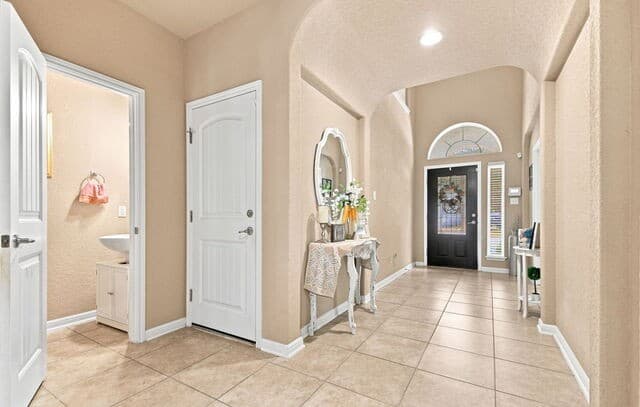 rental at 10727  Newcroft Pl in Helotes, TX — photo 5