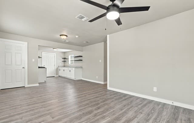 rental at 606 S San Joaquin Ave in San Antonio, TX — photo 4