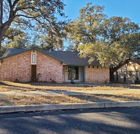 rental at 8803  Wimbledon St in San Antonio, TX — photo 1