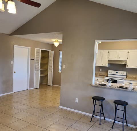 rental at 8803  Wimbledon St in San Antonio, TX — photo 4