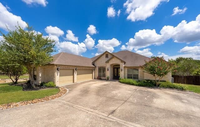 rental at 2189  Frontier in Spring Branch, TX — photo 1