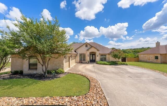rental at 2189  Frontier in Spring Branch, TX — photo 2