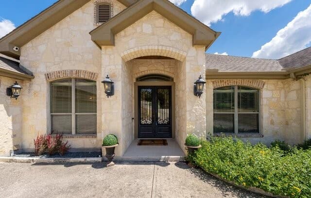 rental at 2189  Frontier in Spring Branch, TX — photo 4