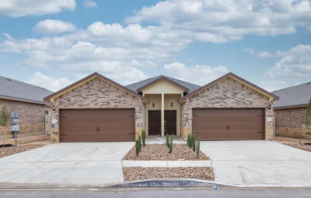 rental at 9211  Canyon Bnd Unit 1 in Converse, TX — photo 1