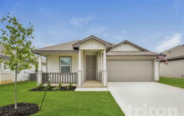 rental at 13523 Emerson Way in St Hedwig TX