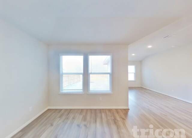 rental at 13523  Emerson Way in St Hedwig, TX — photo 3