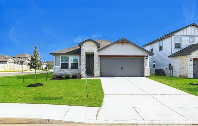 rental at 13558 Paxton Blvd in St Hedwig TX