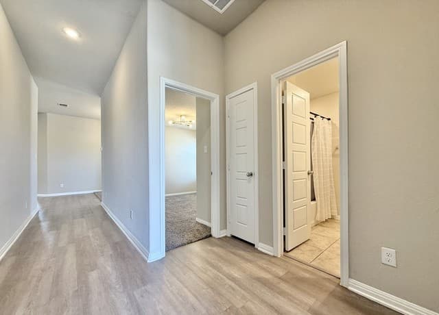 rental at 6851  Titan Park in Converse, TX — photo 5