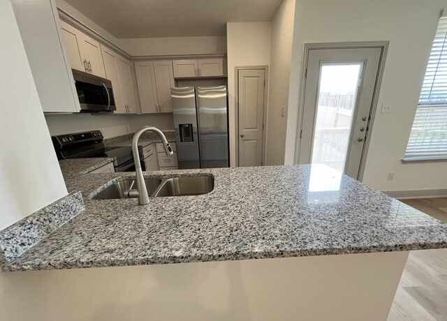 rental at 7548  Briarwood Pass Unit 102 in San Antonio, TX — photo 3