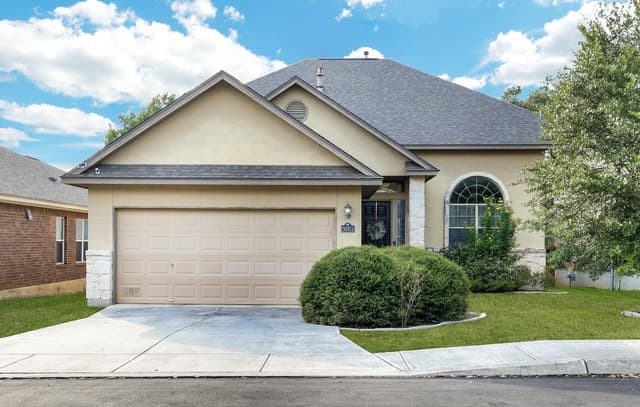 rental at 26931  Rustic Brk in San Antonio, TX — photo 1