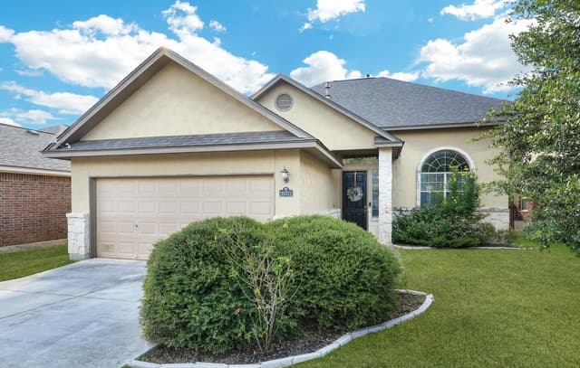 rental at 26931  Rustic Brk in San Antonio, TX — photo 2