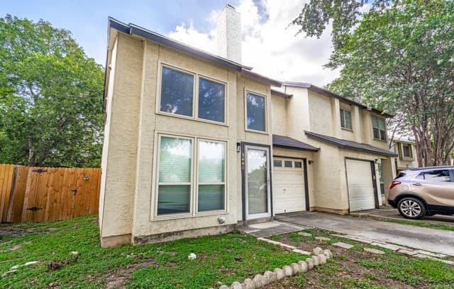 rental at 3441  Ridge Rnch Unit 0 in San Antonio, TX — photo 3