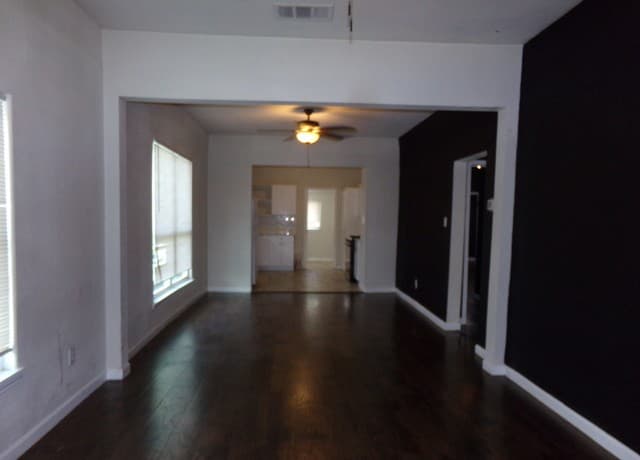 rental at 519  Rigsby in San Antonio, TX — photo 2