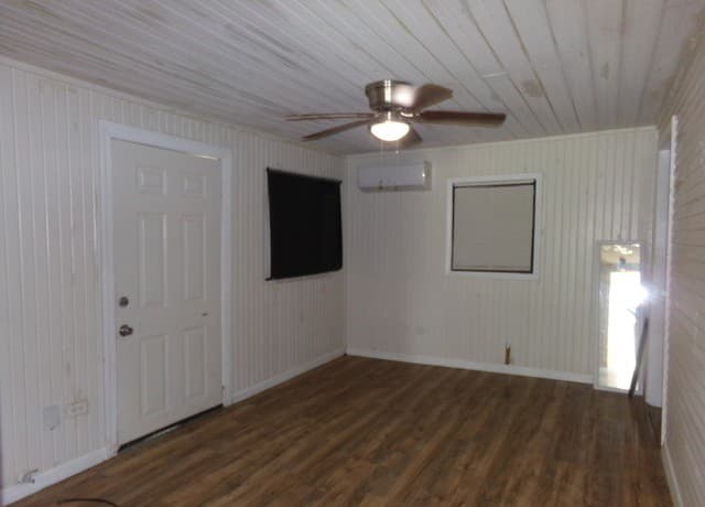 rental at 519  Rigsby Unit 2 in San Antonio, TX — photo 1