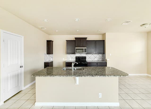 rental at 474  Centinela St in New Braunfels, TX — photo 3