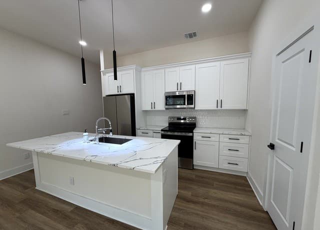 rental at 11710  Vance Jackson Rd Unit UNIT 701 in San Antonio, TX — photo 4
