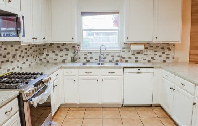 rental at 13707  Riverbank Pass in Helotes, TX — photo 5