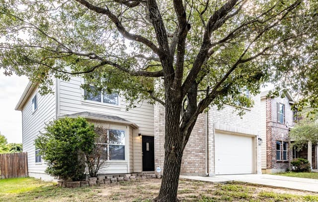 rental at 11023  Barclay Pt in San Antonio, TX — photo 2