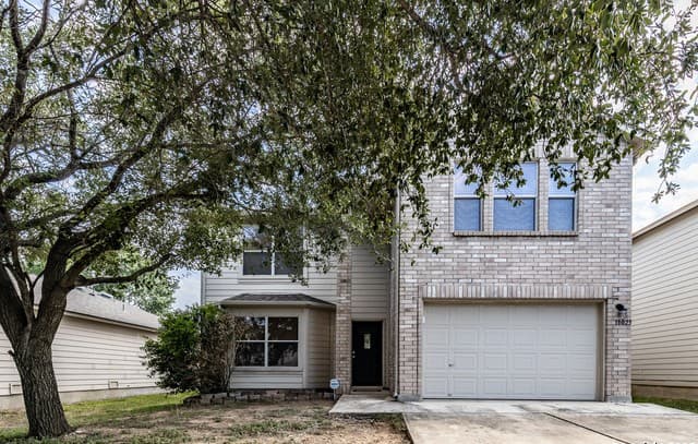 rental at 11023  Barclay Pt in San Antonio, TX — photo 3