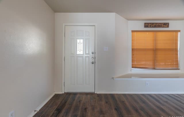 rental at 11023  Barclay Pt in San Antonio, TX — photo 5