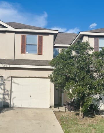 rental at 10818  Mathom Lndg Unit 2 in Universal City, TX — photo 1