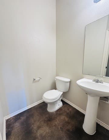 rental at 10818  Mathom Lndg Unit 2 in Universal City, TX — photo 2