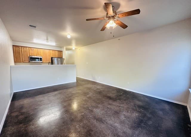 rental at 10818  Mathom Lndg Unit 2 in Universal City, TX — photo 5