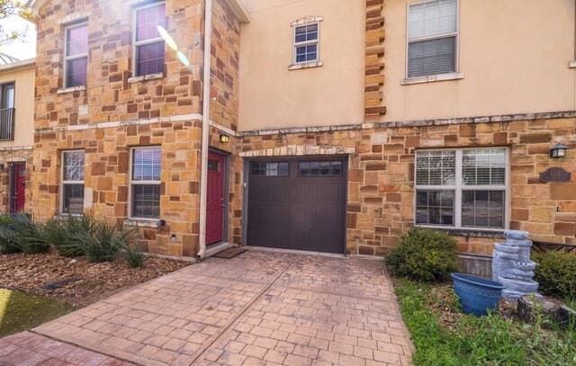 rental at 1113  Paniolo Dr in Boerne, TX — photo 2