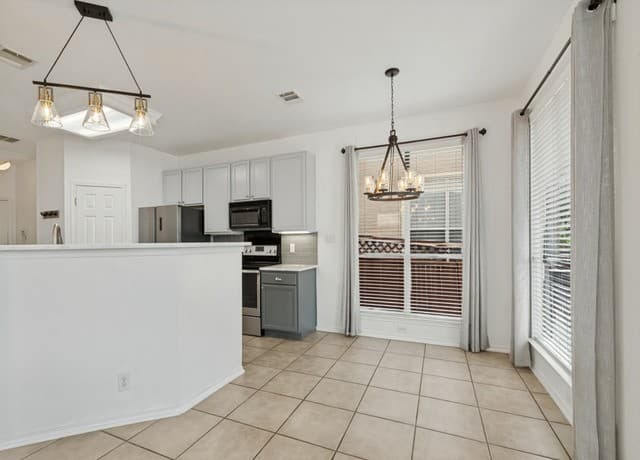 rental at 6758  Biscay Bay in San Antonio, TX — photo 4