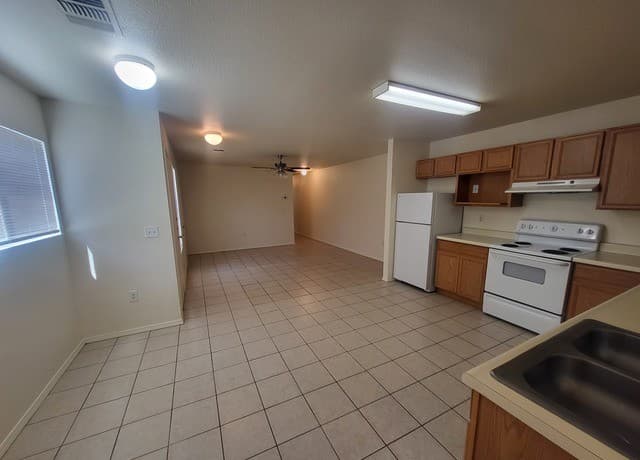 rental at 8019  Maverick Climb in San Antonio, TX — photo 2