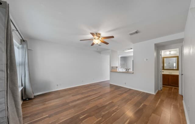 rental at 10119  Trailhead Pass in San Antonio, TX — photo 5