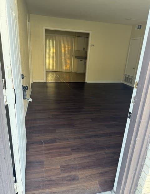 rental at 855 E Sunshine Dr in San Antonio, TX — photo 3