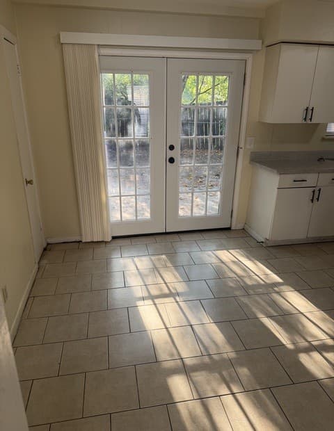 rental at 855 E Sunshine Dr in San Antonio, TX — photo 4