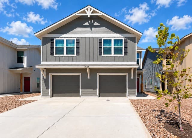 rental at 12345  Montgomery Forest Unit 102 in San Antonio, TX — photo 1