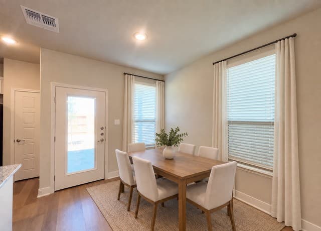 rental at 12345  Montgomery Forest Unit 102 in San Antonio, TX — photo 3