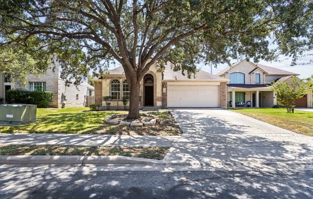 rental at 908  Rimrock Trl in Schertz, TX — photo 1