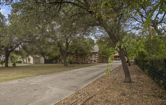 rental at 144  Greenlawn Dr in San Antonio, TX — photo 2