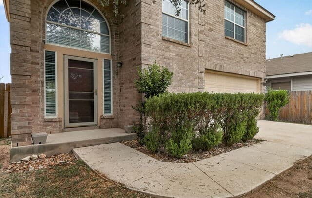 rental at 8222  Maloy Manor in San Antonio, TX — photo 4