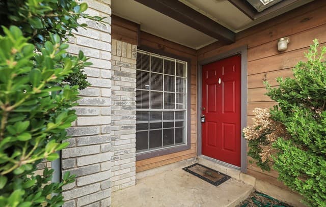 rental at 8918  Fall River Dr in San Antonio, TX — photo 2