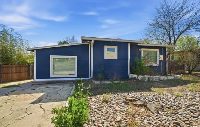 rental at 126  Zachry in San Antonio, TX — photo 1