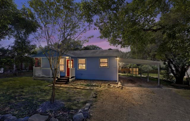 rental at 731  Hillside Loop in Canyon Lake, TX — photo 3