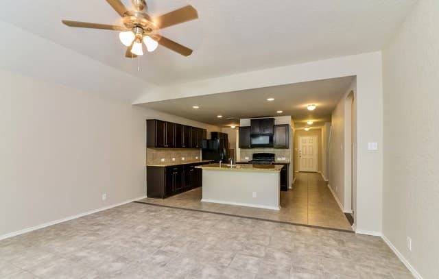 rental at 454  Eastern Phoebe in San Antonio, TX — photo 2